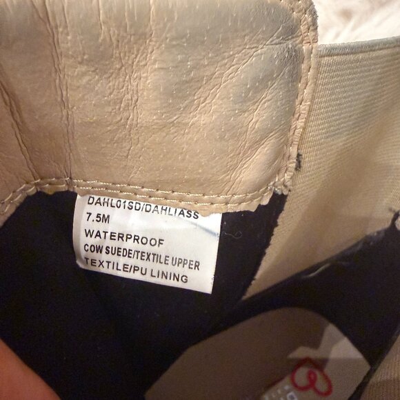 EUC Blondo Dahlia Waterproof Bootie Sand Suede 7.5 - Picture 9 of 14